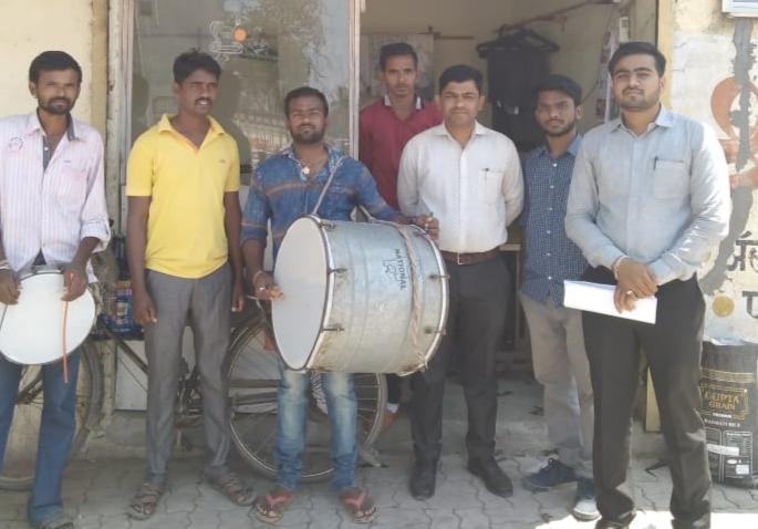 'Dhol Bazo' campaign for outstanding recovery of Nandgavi | नांदगावी थकबाकी वसुलीसाठी ‘ढोल बजाओ’ मोहीम