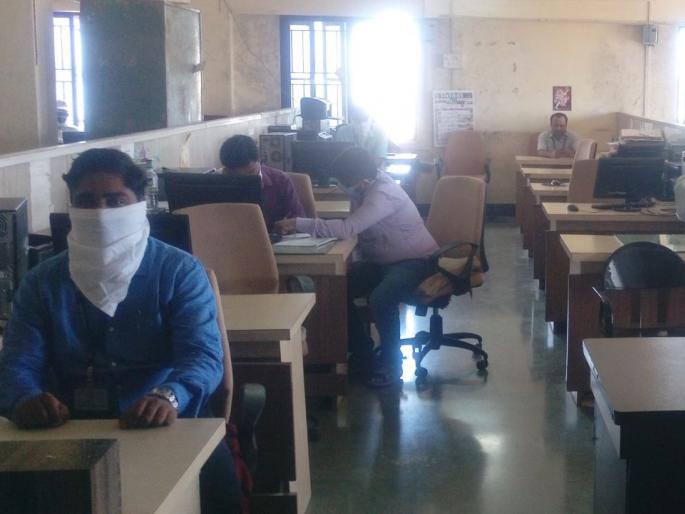 Two weeks later, the office buzzed | दोन आठवड्यानंतर कार्यालयांत गजबज Two weeks later, the office buzzed | दोन आठवड्यानंतर कार्यालयांत गजबज