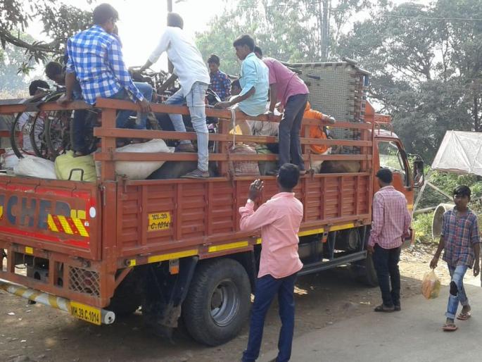 The laborers in remote areas were divided into three states | दुर्गम भागातील मजूर तीन राज्यात विभागले The laborers in remote areas were divided into three states | दुर्गम भागातील मजूर तीन राज्यात विभागले