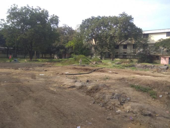 Tricolor to hit the designated space of the school | शाळेच्या निर्लेखित जागेवर फडकविणार तिरंगा  Tricolor to hit the designated space of the school | शाळेच्या निर्लेखित जागेवर फडकविणार तिरंगा