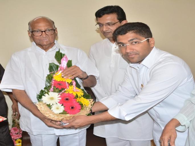 Sharad Pawar left the restroom immediately after the code of conduct | Vidhan Sabha2019: आचारसंहिता लागताच शरद पवारांनी सोडले विश्रामगृह Sharad Pawar left the restroom immediately after the code of conduct | Vidhan Sabha2019: आचारसंहिता लागताच शरद पवारांनी सोडले विश्रामगृह