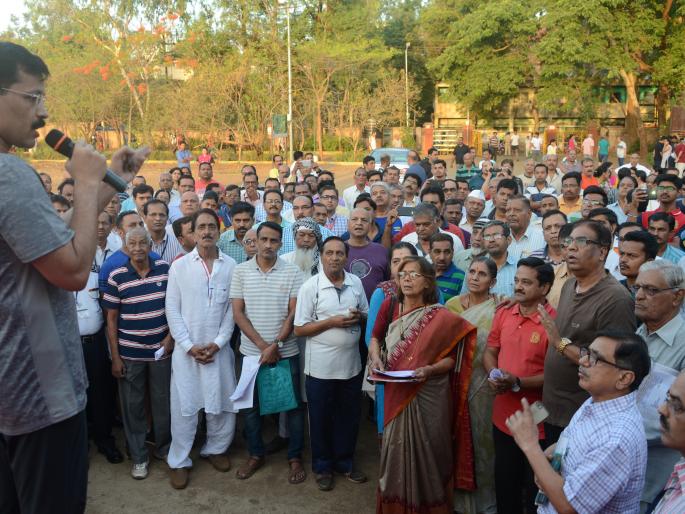 In the Nashik, Mundhcha's 'Walk Weymouth Commissioner' has adjourned the venture | नाशकात मुंढेंचा ‘वॉक वुईथ कमिशनर’ उपक्रम स्थगित In the Nashik, Mundhcha's 'Walk Weymouth Commissioner' has adjourned the venture | नाशकात मुंढेंचा ‘वॉक वुईथ कमिशनर’ उपक्रम स्थगित