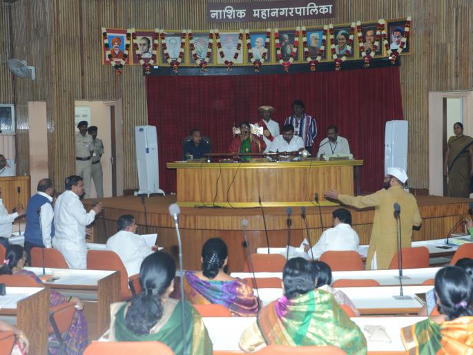 The General Assembly of Nashik Municipal Corporation gave recognition to religious places on open ground | नाशिक महापालिकेच्या महासभेने दिली खुल्या जागांवरील धार्मिक स्थळांना मान्यता The General Assembly of Nashik Municipal Corporation gave recognition to religious places on open ground | नाशिक महापालिकेच्या महासभेने दिली खुल्या जागांवरील धार्मिक स्थळांना मान्यता