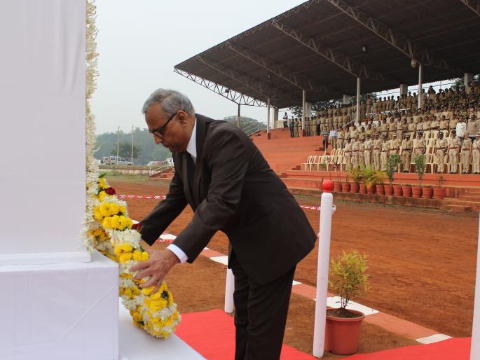 On the occasion of Police Smriti Day, respect to the police received from Veeraraman in Kolhapur | पोलीस स्मृति दिनानिमित्त कोल्हापुरात वीरमरण प्राप्त पोलीसांना आदरांजली On the occasion of Police Smriti Day, respect to the police received from Veeraraman in Kolhapur | पोलीस स्मृति दिनानिमित्त कोल्हापुरात वीरमरण प्राप्त पोलीसांना आदरांजली