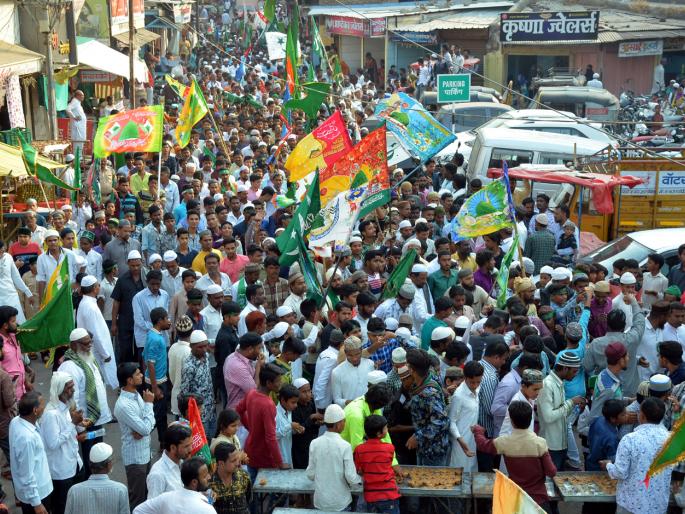 Parbhani: 38 couples married at a group marriage ceremony | परभणी : सामूहिक विवाह सोहळ्यात ३८ जोडपी विवाहबद्ध Parbhani: 38 couples married at a group marriage ceremony | परभणी : सामूहिक विवाह सोहळ्यात ३८ जोडपी विवाहबद्ध