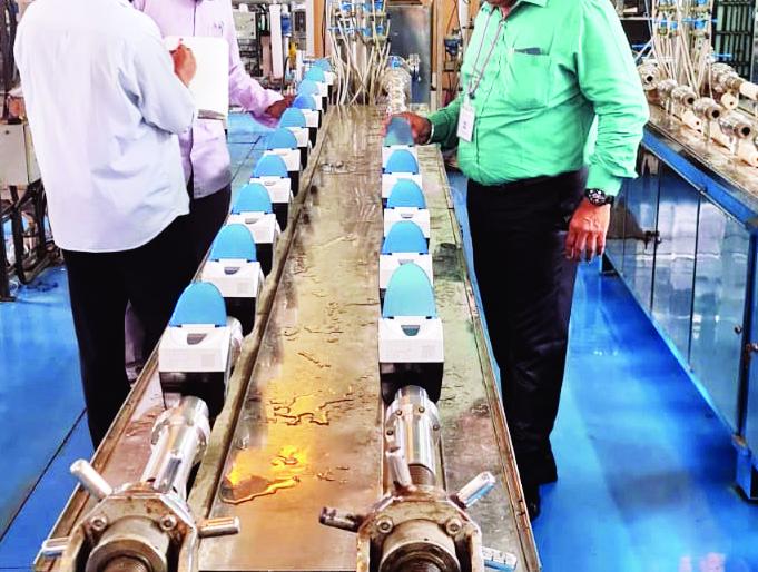 15,000 digital meters from Hungary will be installed on domestic pipes in Solapur city | हंगेरीतले १५ हजार डिजिटल मीटर बसणार सोलापूर शहरातील घरगुती नळांना 15,000 digital meters from Hungary will be installed on domestic pipes in Solapur city | हंगेरीतले १५ हजार डिजिटल मीटर बसणार सोलापूर शहरातील घरगुती नळांना