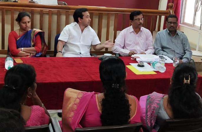 Sindhudurg: Take immediate action to provide Ujjwala gas scheme: Nitesh Rane | सिंधुदुर्ग : उज्ज्वला गॅस योजनेचा लाभ देण्यासाठी तातडीने कार्यवाही करा : नीतेश राणे Sindhudurg: Take immediate action to provide Ujjwala gas scheme: Nitesh Rane | सिंधुदुर्ग : उज्ज्वला गॅस योजनेचा लाभ देण्यासाठी तातडीने कार्यवाही करा : नीतेश राणे