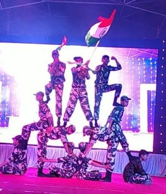 Palasakheda Jain College of Pharmacy College cheering | पळासखेडा जैन कॉलेज आॅफ फार्मसी कॉलेजचे स्नेहसंमेलन उत्साहात Palasakheda Jain College of Pharmacy College cheering | पळासखेडा जैन कॉलेज आॅफ फार्मसी कॉलेजचे स्नेहसंमेलन उत्साहात