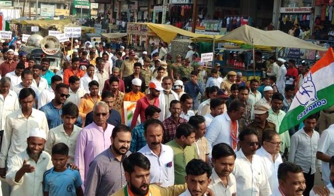 Jamner moves against citizenship bill | नागरिकत्व विधेयकाविरोधात जामनेरला मोर्चा Jamner moves against citizenship bill | नागरिकत्व विधेयकाविरोधात जामनेरला मोर्चा