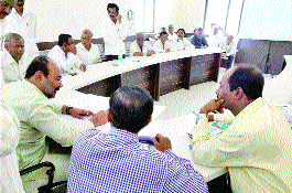 Revolution of Mhaayasal Yojana; Leave the water | म्हैैसाळ योजनेचे आवर्तन सुरू; पाणी जतला सोडले Revolution of Mhaayasal Yojana; Leave the water | म्हैैसाळ योजनेचे आवर्तन सुरू; पाणी जतला सोडले