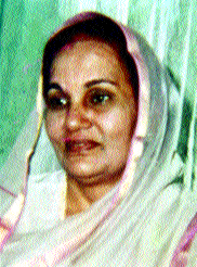  From that 15 lakh rupees, I used to spend the cost of courtesy: Shalinitai Modi's criticism of Modi ... said Sharad Pawar speaks differently | त्या १५ लाख रुपयातून मला कोर्ट कचेरीचा खर्च भागवायचाय: शालिनीतार्इंची मोदींवर बोचरी टीका... म्हणाल्या, शरद पवार रोज वेगळं बोलतात