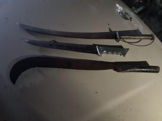 Four arrested for abducting truck driver | ट्रक चालकाचे अपहरण करणाऱ्या चौघांना अटक