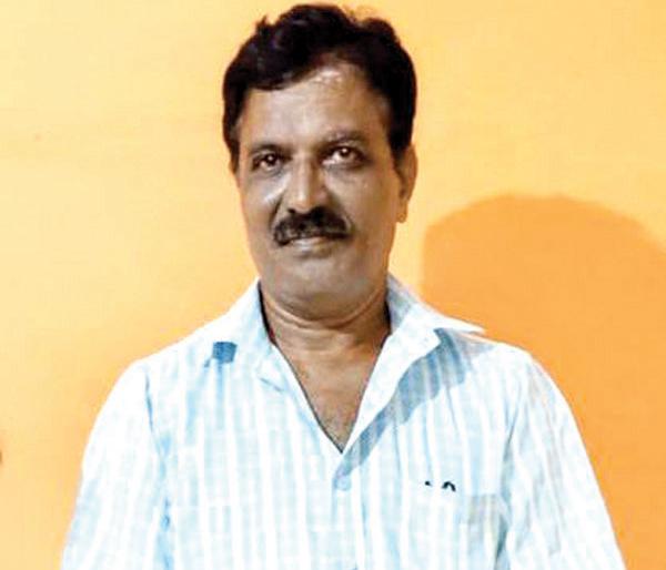 Vangurla municipality driver Banda Aarekar dies in accident | वेंगुर्ला नगरपरिषदेचे वाहनचालक बंड्या आरेकर यांचा अपघातात मृत्यू Vangurla municipality driver Banda Aarekar dies in accident | वेंगुर्ला नगरपरिषदेचे वाहनचालक बंड्या आरेकर यांचा अपघातात मृत्यू