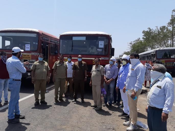 904 workers return home from Sinnar to Bihar | सिन्नरहून ९०४ कामगारांची बिहारला घरवापसी 904 workers return home from Sinnar to Bihar | सिन्नरहून ९०४ कामगारांची बिहारला घरवापसी