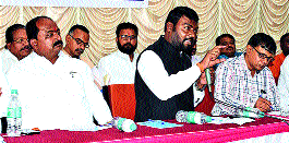 Giving 15 TMC of Sangli irrigation water to Sangli | सांगलीला ‘विनासिंचन’चे १५ टीएमसी पाणी देणार Giving 15 TMC of Sangli irrigation water to Sangli | सांगलीला ‘विनासिंचन’चे १५ टीएमसी पाणी देणार