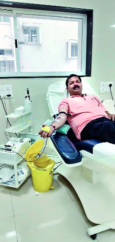 Kidnataka woman donates blood in Kolhapur | कोल्हापूरच्या रक्तदात्याकडून कर्नाटकातील महिलेला जीवदान Kidnataka woman donates blood in Kolhapur | कोल्हापूरच्या रक्तदात्याकडून कर्नाटकातील महिलेला जीवदान