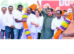 Congress-Nationalist Monument of Lok Sabha Election 2019 Incomplete Irrigation Scheme | Lok Sabha Election 2019 अपूर्ण जलसिंचन योजना ही कॉँग्रेस-राष्ट्रवादीची स्मारके Congress-Nationalist Monument of Lok Sabha Election 2019 Incomplete Irrigation Scheme | Lok Sabha Election 2019 अपूर्ण जलसिंचन योजना ही कॉँग्रेस-राष्ट्रवादीची स्मारके