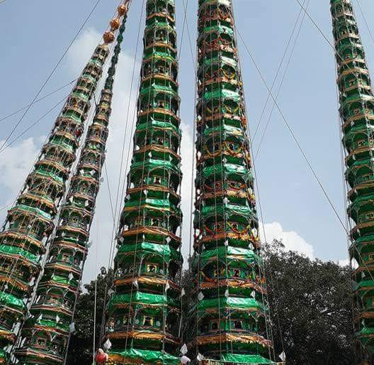 Skyscraper visits in the city of Sangagaal in Sangigali district | सांगली जिल्ह्यातील कडेगावात मोहरामनिमित्त गगनचुंबी ताबूतांच्या भेटी Skyscraper visits in the city of Sangagaal in Sangigali district | सांगली जिल्ह्यातील कडेगावात मोहरामनिमित्त गगनचुंबी ताबूतांच्या भेटी