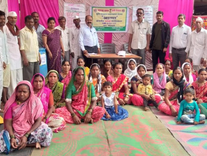 Women's farm at Ghodewadi | घोडेवाडी येथे महिलांची शेतीशाळा