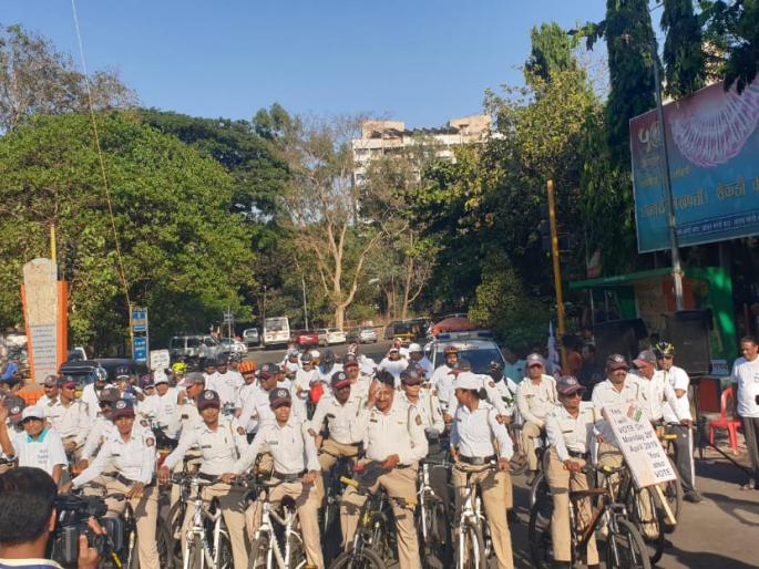 Cycling rally for 'polling'; Thane collector and police commissioner's attention! | उत्स्फुर्त ‘मतदान’साठी सायकल रॅली; ठाणे जिल्हाधिकाऱ्यांसह पोलीस आयुक्तांनी वेधले लक्ष! Cycling rally for 'polling'; Thane collector and police commissioner's attention! | उत्स्फुर्त ‘मतदान’साठी सायकल रॅली; ठाणे जिल्हाधिकाऱ्यांसह पोलीस आयुक्तांनी वेधले लक्ष!
