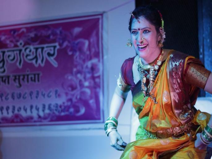 Thanh Kale Ghunghru, Thane's Universe Cats | गाण्यांच्या सुरांवर थिरकले घुंघरू, ठाण्यातील ब्रह्मांड कट्टयावर बहारदार नृत्यझंकार Thanh Kale Ghunghru, Thane's Universe Cats | गाण्यांच्या सुरांवर थिरकले घुंघरू, ठाण्यातील ब्रह्मांड कट्टयावर बहारदार नृत्यझंकार