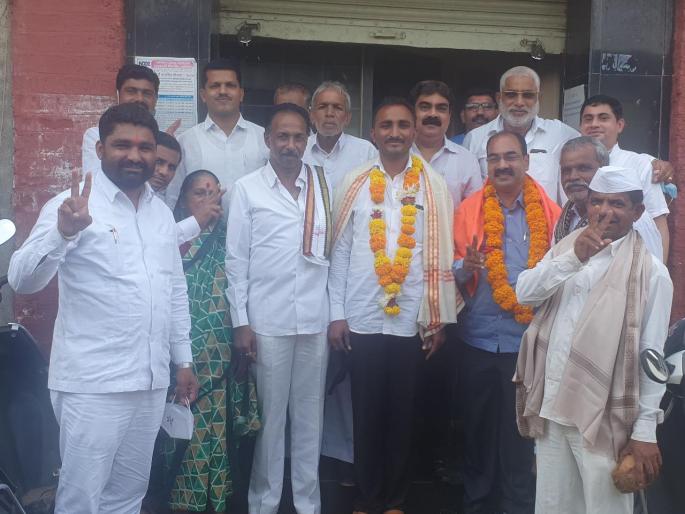 Jadhav as Amboli co-chairman and Bodke as vice chairman! | अंबोली सह.संस्थेच्या चेअरमनपदी जाधव व व्हा.चेअरमनपदी बोडके ! Jadhav as Amboli co-chairman and Bodke as vice chairman! | अंबोली सह.संस्थेच्या चेअरमनपदी जाधव व व्हा.चेअरमनपदी बोडके !