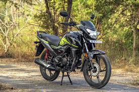 Three two-wheeler lampas from Wani | वणीतून तीन दुचाकी लंपास Three two-wheeler lampas from Wani | वणीतून तीन दुचाकी लंपास