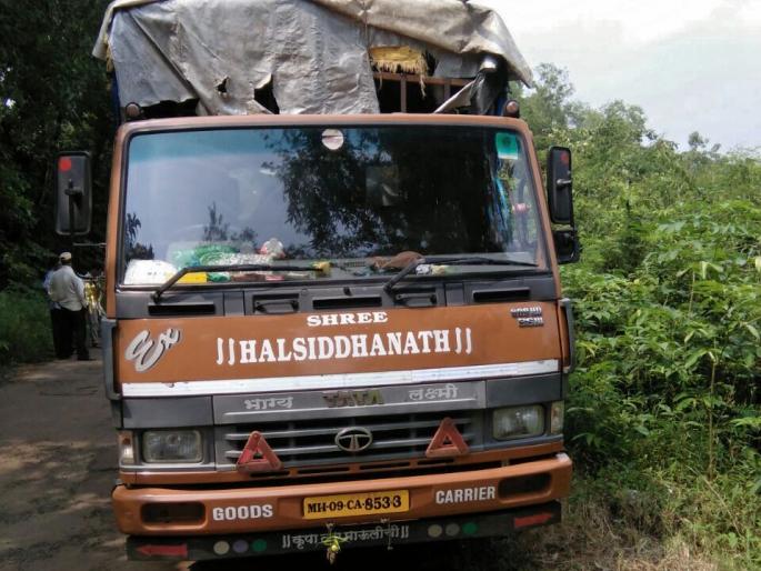 Suspicion about the action taken on the catchment of the cattle | मांगवलीत पकडलेल्या जनावरांच्या ट्रकवरील कारवाईबाबत संशय Suspicion about the action taken on the catchment of the cattle | मांगवलीत पकडलेल्या जनावरांच्या ट्रकवरील कारवाईबाबत संशय