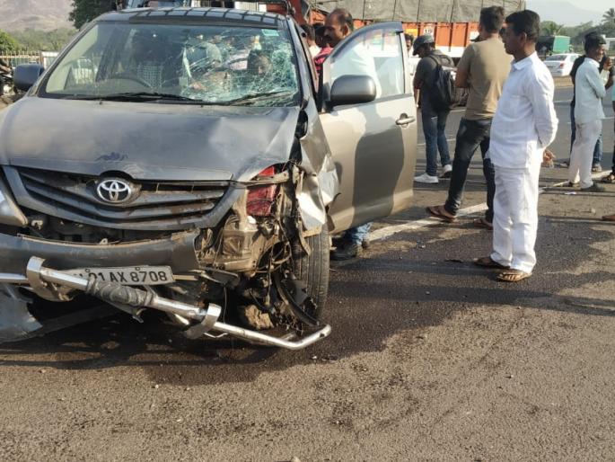 Two wheelers killed by stumbling behind the car | कारने पाठीमागून ठोकरल्याने दुचाकीस्वार ठार Two wheelers killed by stumbling behind the car | कारने पाठीमागून ठोकरल्याने दुचाकीस्वार ठार