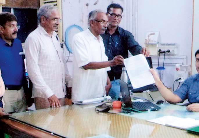 Stop the water pollution of the immersion | विसर्जनातील जलस्त्रोतांचे प्रदूषण थांबवा Stop the water pollution of the immersion | विसर्जनातील जलस्त्रोतांचे प्रदूषण थांबवा