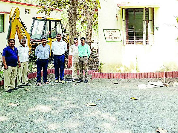 Illegal mining in the woodland forest, JCB seized | झुडपी जंगलात अवैध उत्खनन, जेसीबी जप्त Illegal mining in the woodland forest, JCB seized | झुडपी जंगलात अवैध उत्खनन, जेसीबी जप्त