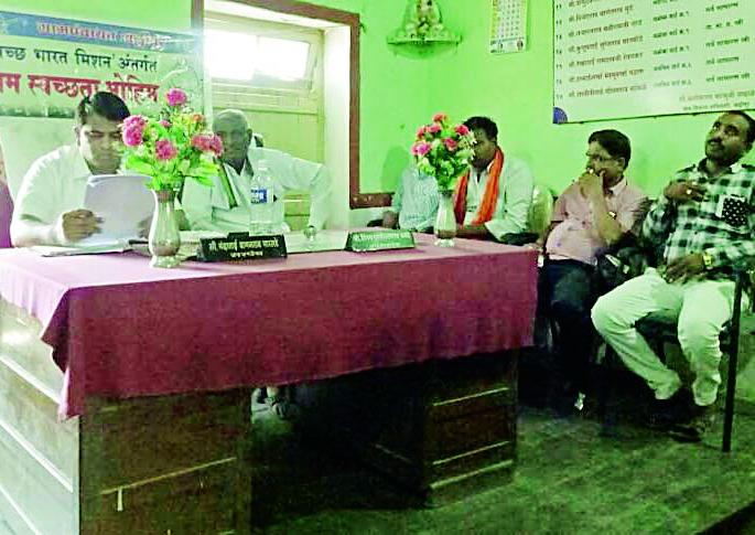 District President took control of Alipura | जि.प.अध्यक्षांनी घेतली अल्लीपूरची दखल District President took control of Alipura | जि.प.अध्यक्षांनी घेतली अल्लीपूरची दखल