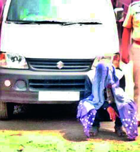 Gooseberry goagad with the issue of 3.22 lakhs | ३.२२ लाखाच्या मुद्देमालासह बकरीचोर गजाआड