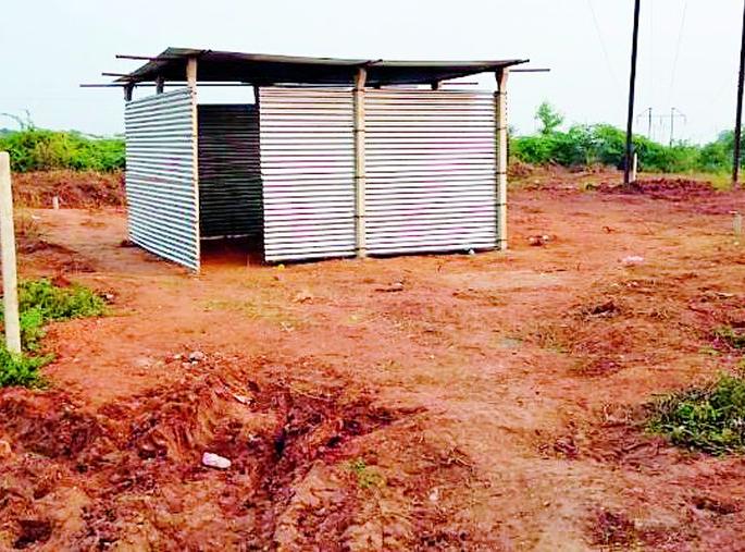 Encroachment on the site of Wani HMIDC | वणी एमआयडीसीच्या जागेवर केले अतिक्रमण Encroachment on the site of Wani HMIDC | वणी एमआयडीसीच्या जागेवर केले अतिक्रमण
