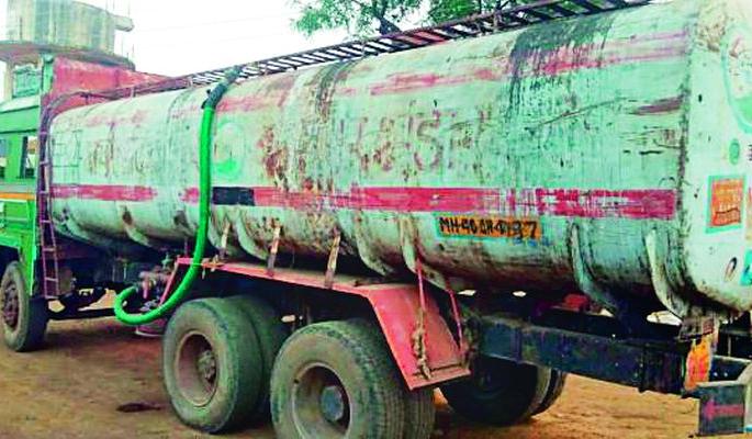 Water scarcity in remote villages of the district | जिल्ह्याच्या दुर्गम भागातील गावांना पाणीटंचाईची झळ Water scarcity in remote villages of the district | जिल्ह्याच्या दुर्गम भागातील गावांना पाणीटंचाईची झळ