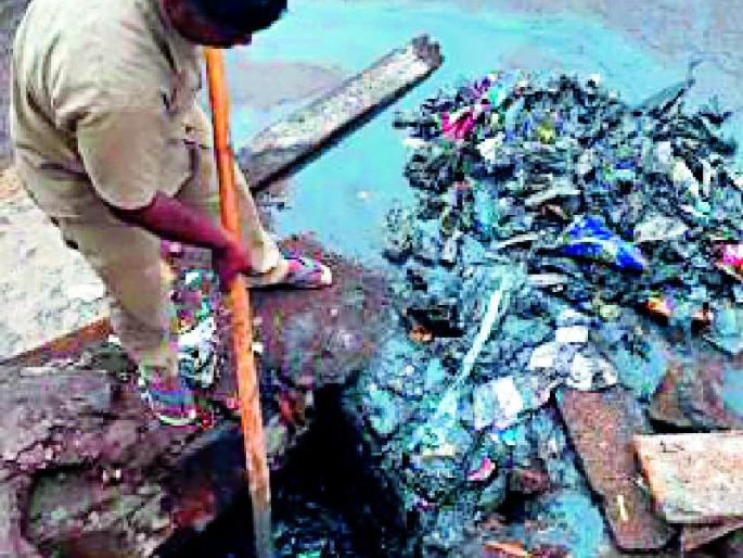 Is it illegal to clean toilets, drains, ruffians? | शौचालय, गटार, उकिरडे साफ करणे गैर आहे का ?
