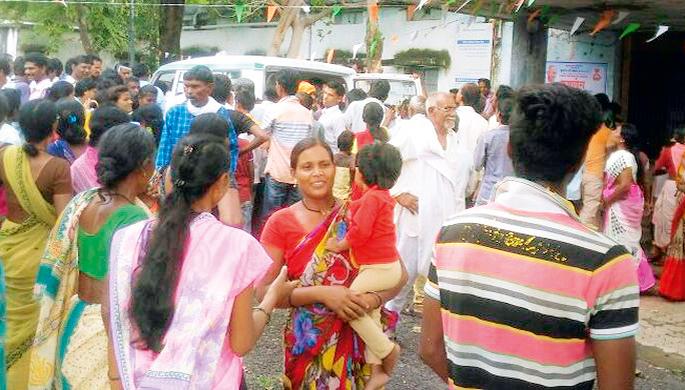 Farmer seriously injured in Wagah attack | वाघाच्या हल्ल्यात शेतकरी गंभीर जखमी Farmer seriously injured in Wagah attack | वाघाच्या हल्ल्यात शेतकरी गंभीर जखमी