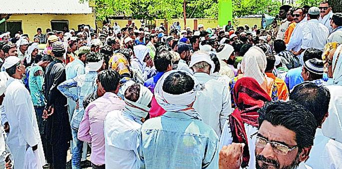 Social organizations slogan in Darwaza | दारव्ह्यात सामाजिक संघटनांचा मूकमोर्चा Social organizations slogan in Darwaza | दारव्ह्यात सामाजिक संघटनांचा मूकमोर्चा