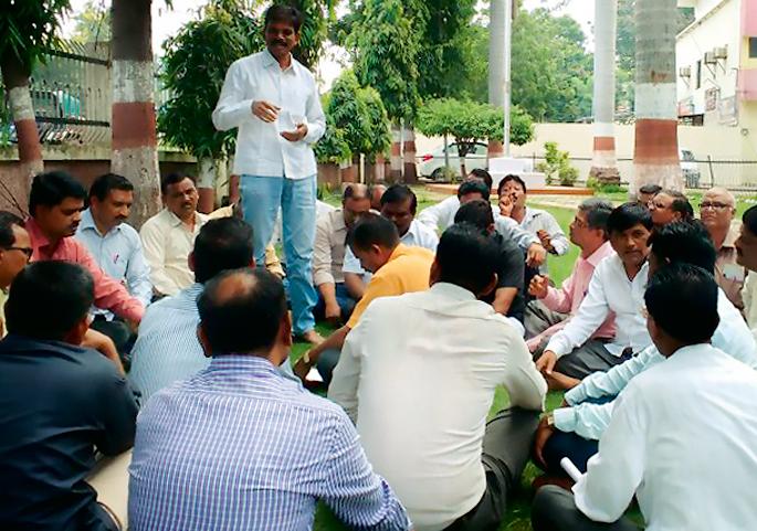 Elgar Against Unconscious Works | अशैक्षणिक कामांविरुद्ध एल्गार Elgar Against Unconscious Works | अशैक्षणिक कामांविरुद्ध एल्गार