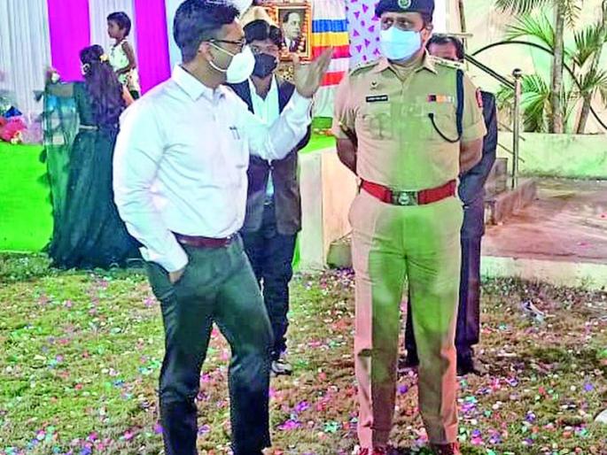 Market restrictions in the district | जिल्ह्यात बाजारपेठेवर प्रतिबंध Market restrictions in the district | जिल्ह्यात बाजारपेठेवर प्रतिबंध