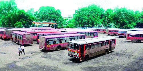 City bus service jam | शहरातील बससेवा ठप्प City bus service jam | शहरातील बससेवा ठप्प