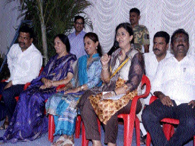 Beed's MP today's decision | बीडच्या खासदाराचा आज फैसला Beed's MP today's decision | बीडच्या खासदाराचा आज फैसला