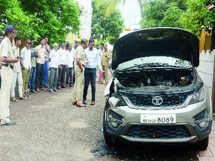 Unknown car burnt in Hirawadi | हिरावाडीत अज्ञाताने पेटविली कार