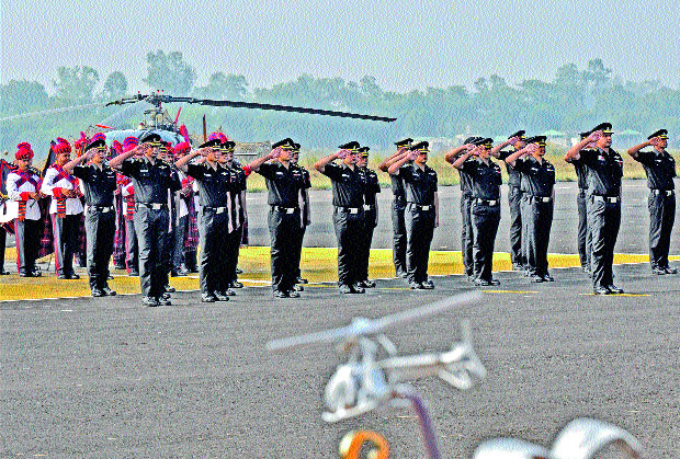  Fighter pilots | लढाऊ वैमानिक सैन्याचा कणा