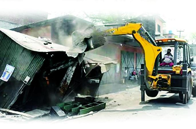 Report Encroachment and Forget; 21 complaints in four months, only 12 beatings | अतिक्रमणाची तक्रार करा अन् विसरा; चार महिन्यांत तक्रारी २१, धडक कारवाया केवळ १२ Report Encroachment and Forget; 21 complaints in four months, only 12 beatings | अतिक्रमणाची तक्रार करा अन् विसरा; चार महिन्यांत तक्रारी २१, धडक कारवाया केवळ १२