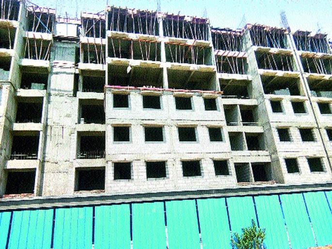 Home to the right to the commoners | सर्वसामान्यांना मिळणार हक्काचे घर Home to the right to the commoners | सर्वसामान्यांना मिळणार हक्काचे घर