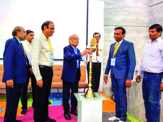 New technology survives cancer patients: Rawat | नवीन टेक्नॉलॉजीमुळे कॅन्सर रुग्णांना जीवदान : रावत New technology survives cancer patients: Rawat | नवीन टेक्नॉलॉजीमुळे कॅन्सर रुग्णांना जीवदान : रावत