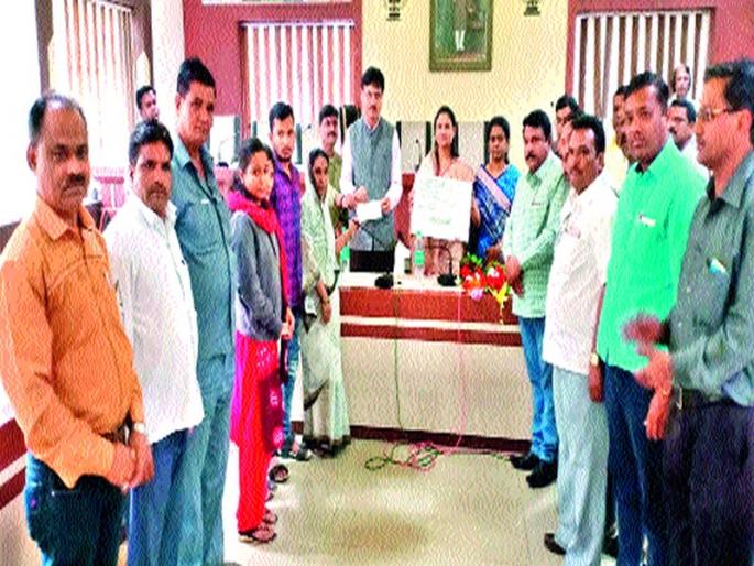 Help from the Health Care Organization | आरोग्य कर्मचारी संघटनेकडून मदत Help from the Health Care Organization | आरोग्य कर्मचारी संघटनेकडून मदत