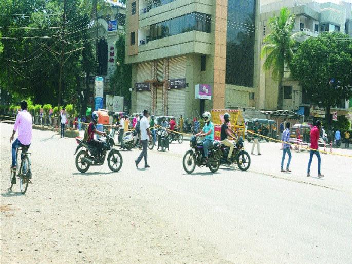 Nashikites again 'smart' problem | नाशिककरांची पुन्हा ‘स्मार्ट’ कोंडी Nashikites again 'smart' problem | नाशिककरांची पुन्हा ‘स्मार्ट’ कोंडी