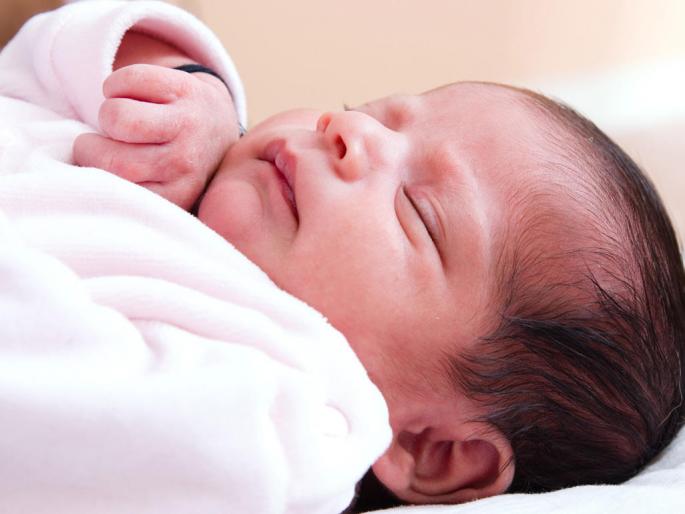 Lady delivered a baby in the transport bus of Yavatmal district | यवतमाळ जिल्ह्यात परिवहन मंडळाच्या बसमध्ये महिला प्रसूत Lady delivered a baby in the transport bus of Yavatmal district | यवतमाळ जिल्ह्यात परिवहन मंडळाच्या बसमध्ये महिला प्रसूत